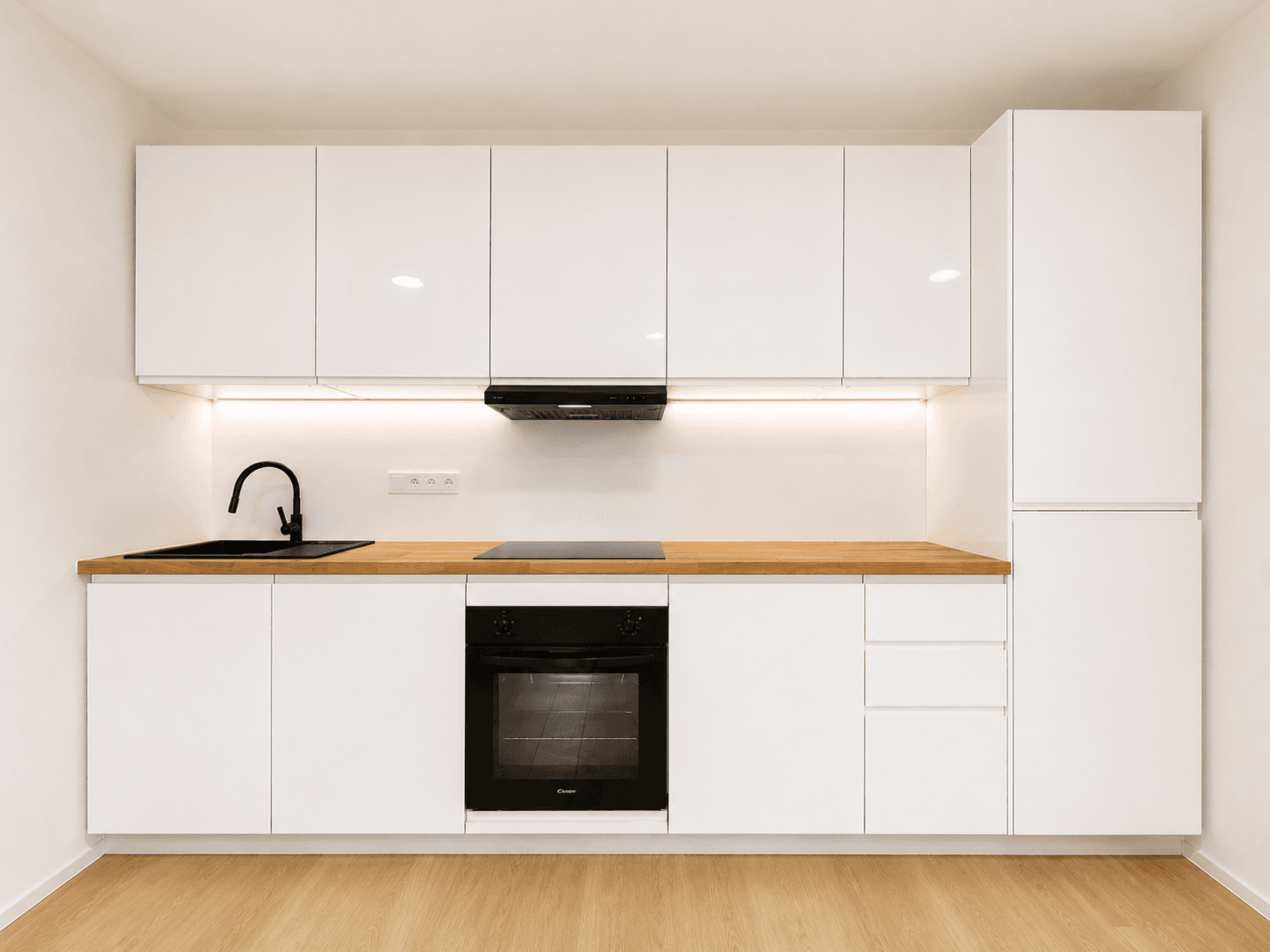 Prodej bytu 2+kk 40 m², Plukovníka Mráze, Praha, Praha Prodej bytu 2+kk 40 m², Plukovníka Mráze, Praha, Praha