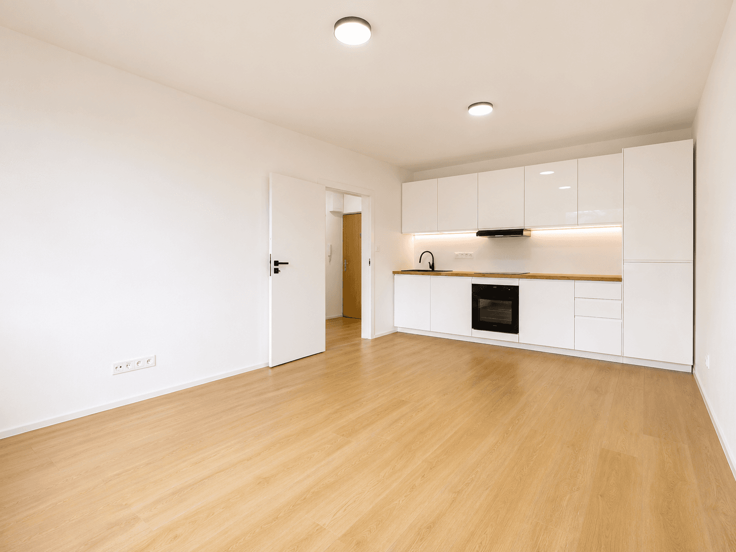 Prodej bytu 2+kk 40 m², Plukovníka Mráze, Praha, Praha Prodej bytu 2+kk 40 m², Plukovníka Mráze, Praha, Praha