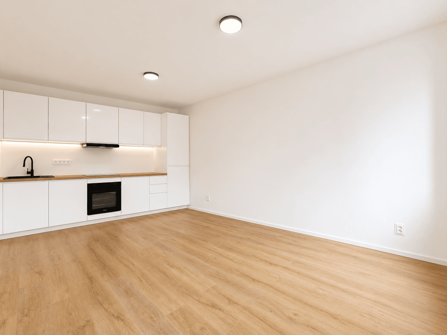 Prodej bytu 2+kk 40 m², Plukovníka Mráze, Praha, Praha Prodej bytu 2+kk 40 m², Plukovníka Mráze, Praha, Praha