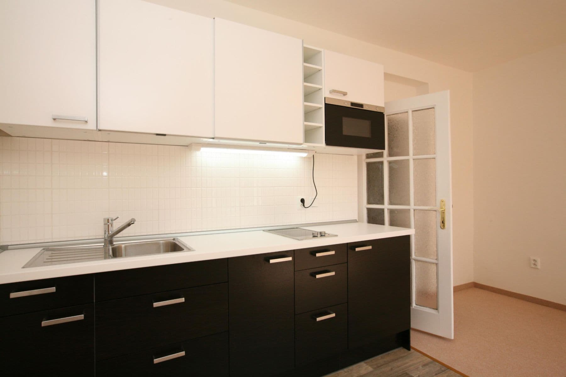 Pronájem bytu 1+1 30 m², Služská, Praha, Praha Pronájem bytu 1+1 30 m², Služská, Praha, Praha