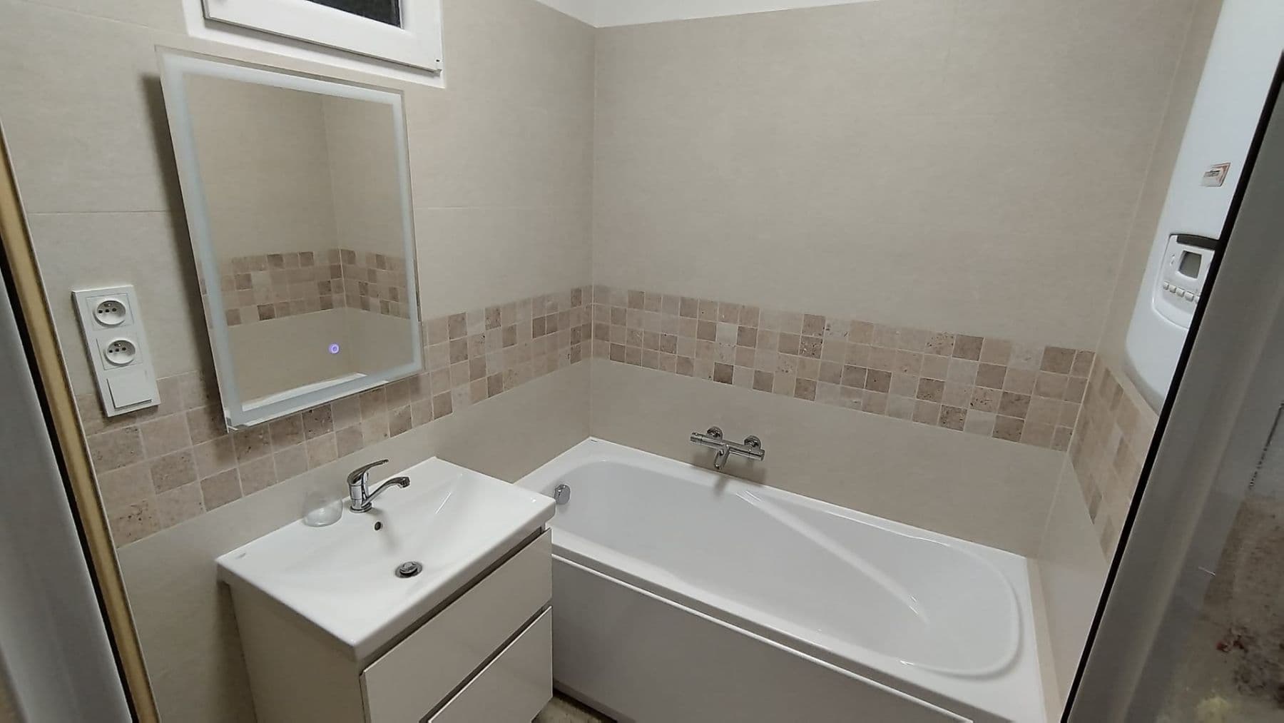Pronájem bytu 3+1 91 m², Libušina, Roudnice nad Labem, Ústecký kraj Pronájem bytu 3+1 91 m², Libušina, Roudnice nad Labem, Ústecký kraj