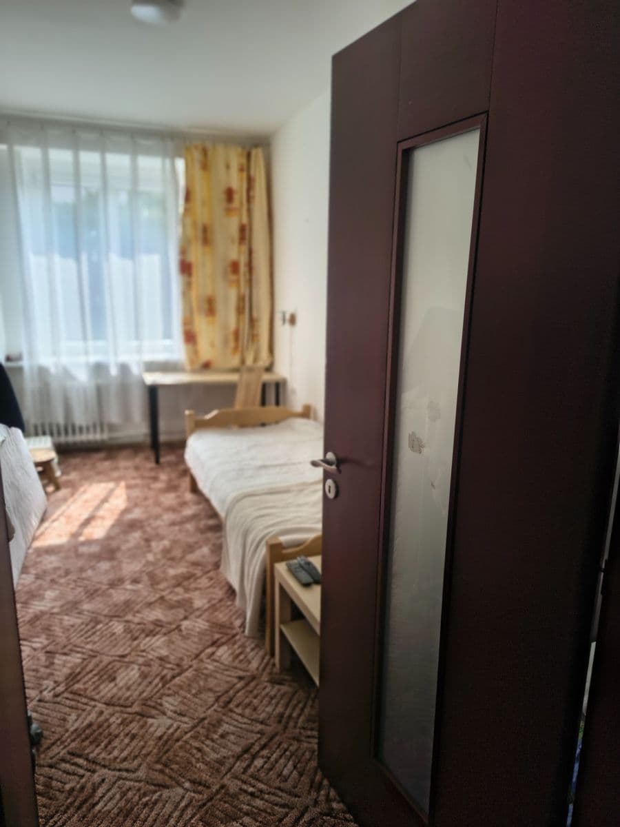 Pronájem bytu 4+kk 80 m², Víta Nejedlého, Chrudim, Pardubický kraj Pronájem bytu 4+kk 80 m², Víta Nejedlého, Chrudim, Pardubický kraj