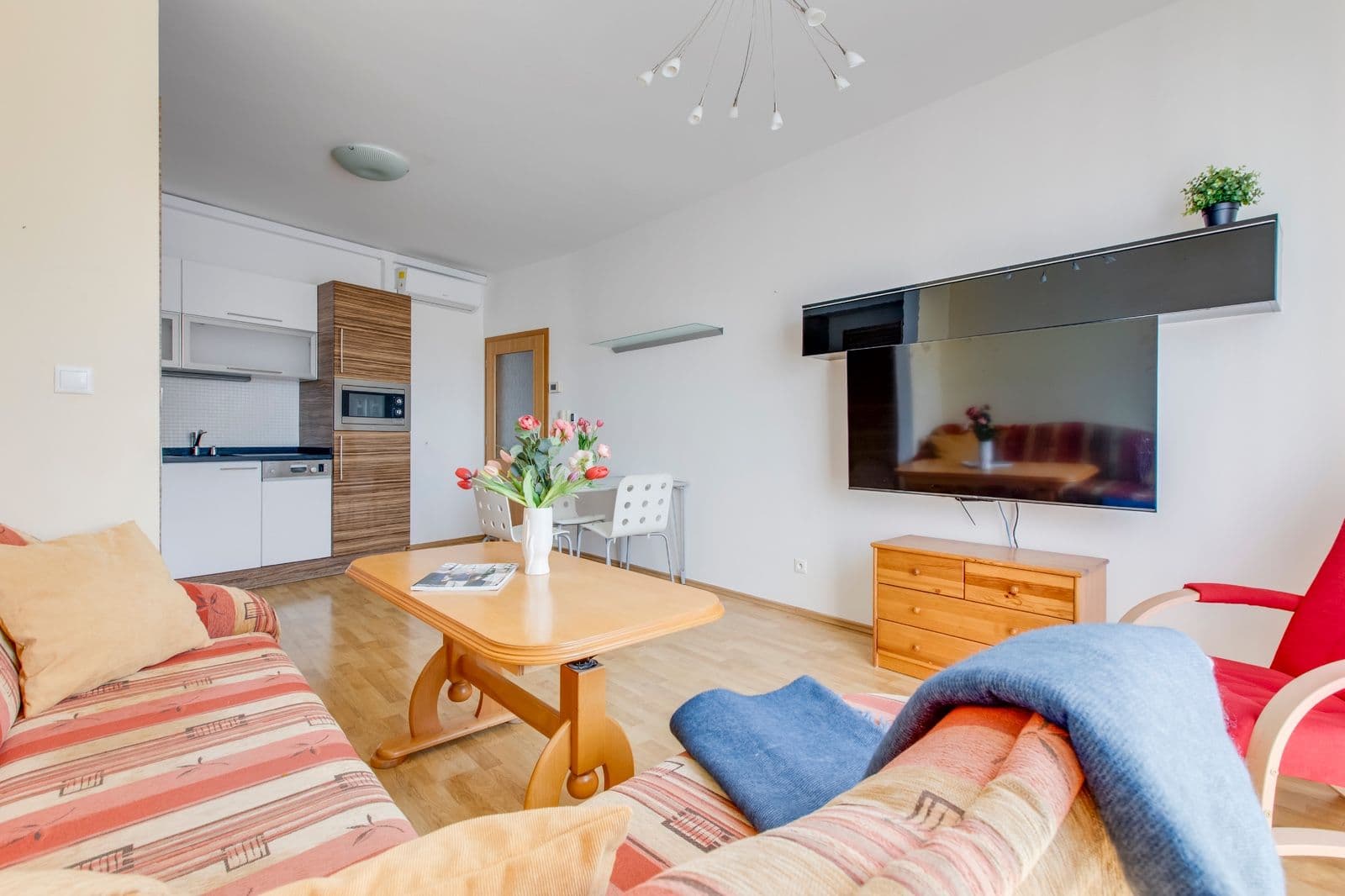 Pronájem bytu 2+kk 54 m², Meteorologická, Praha, Praha Pronájem bytu 2+kk 54 m², Meteorologická, Praha, Praha