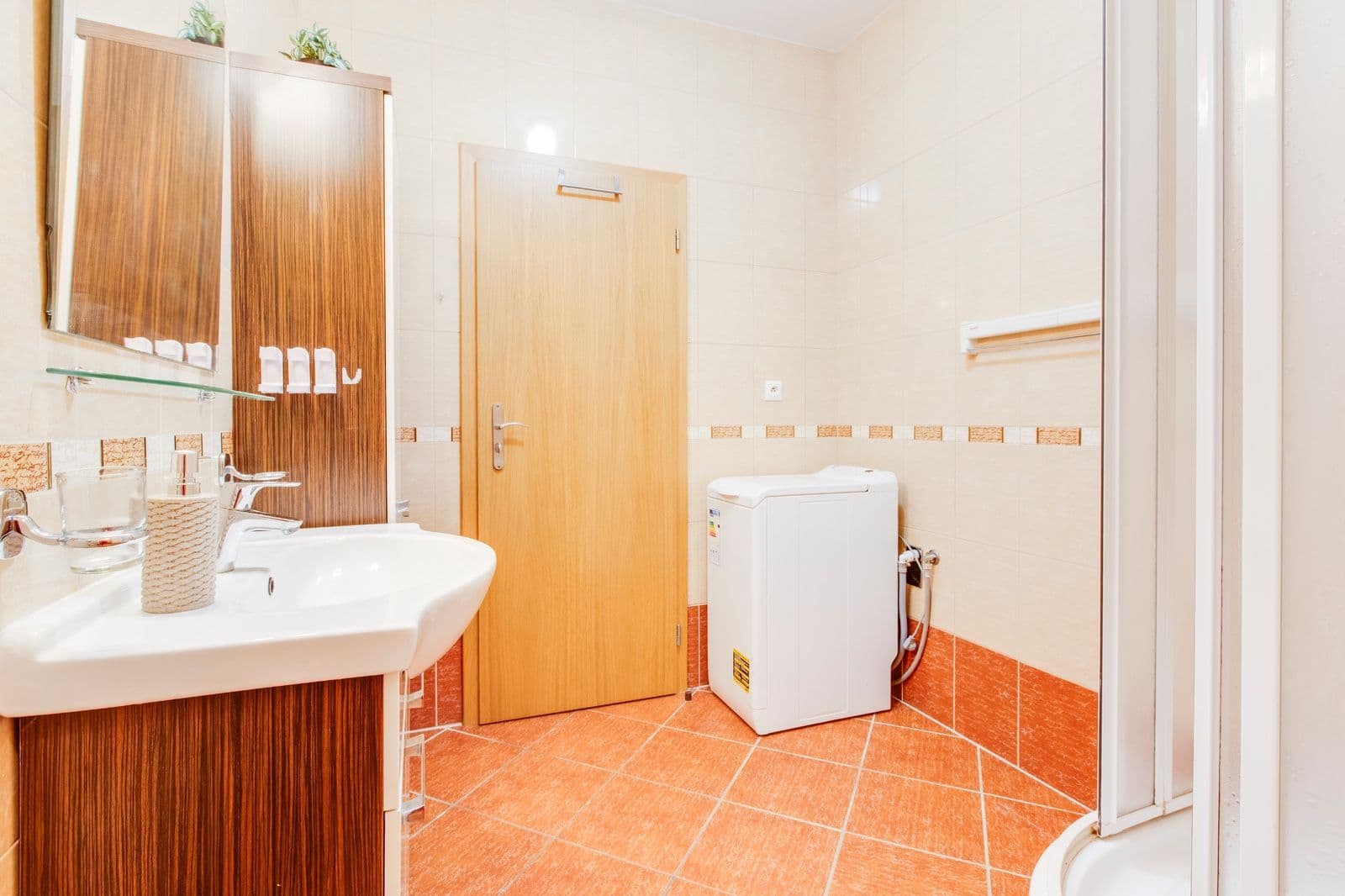 Pronájem bytu 2+kk 54 m², Meteorologická, Praha, Praha Pronájem bytu 2+kk 54 m², Meteorologická, Praha, Praha