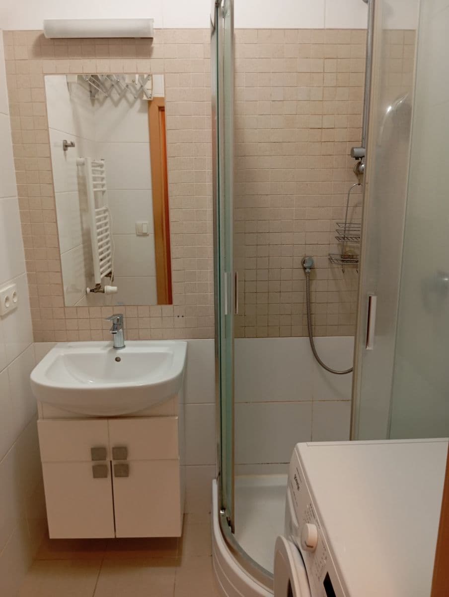 Pronájem bytu 2+1 53 m², Na Okraji, Praha, Praha Pronájem bytu 2+1 53 m², Na Okraji, Praha, Praha