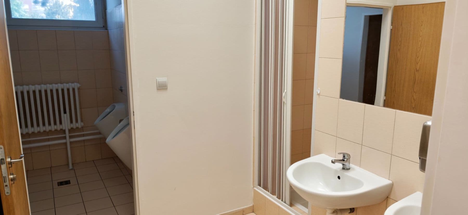Pronájem kanceláře 590 m², Přátelství, Praha, Praha Pronájem kanceláře 590 m², Přátelství, Praha, Praha