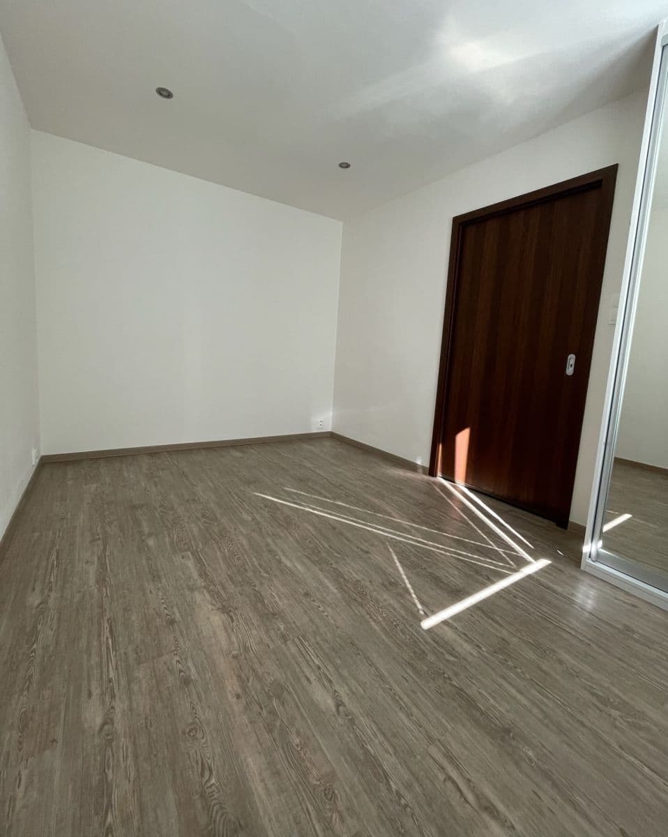 Pronájem bytu 2+kk 44 m², Pospíchalova, Praha, Praha Pronájem bytu 2+kk 44 m², Pospíchalova, Praha, Praha
