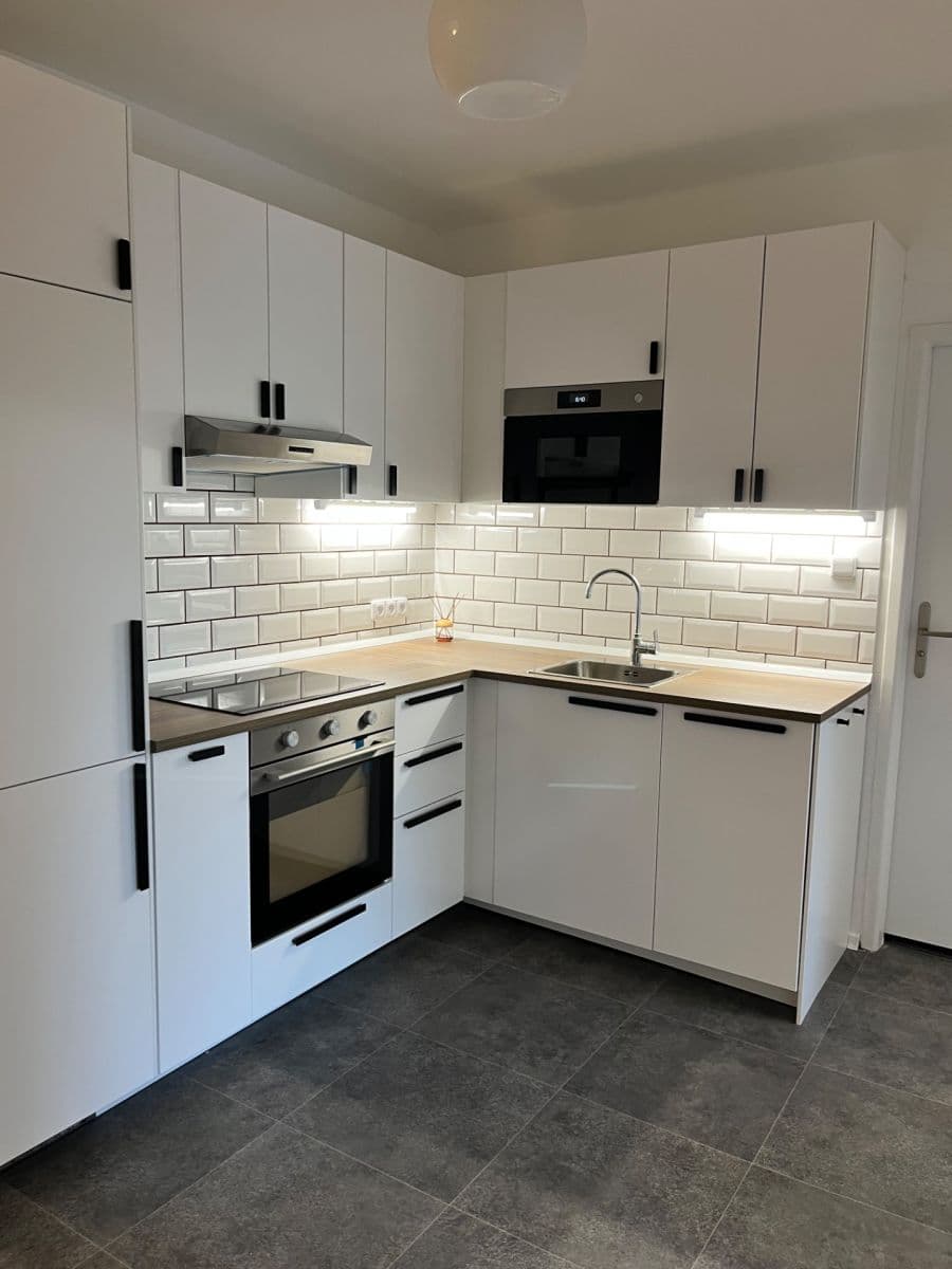 Pronájem bytu 2+kk 52 m², Puškinovo náměstí, Praha, Praha Pronájem bytu 2+kk 52 m², Puškinovo náměstí, Praha, Praha