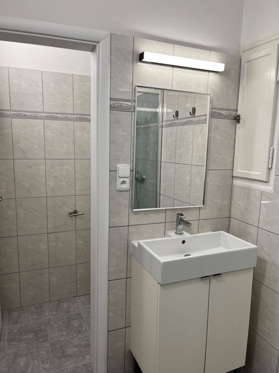 Pronájem bytu 2+kk 52 m², Puškinovo náměstí, Praha, Praha Pronájem bytu 2+kk 52 m², Puškinovo náměstí, Praha, Praha
