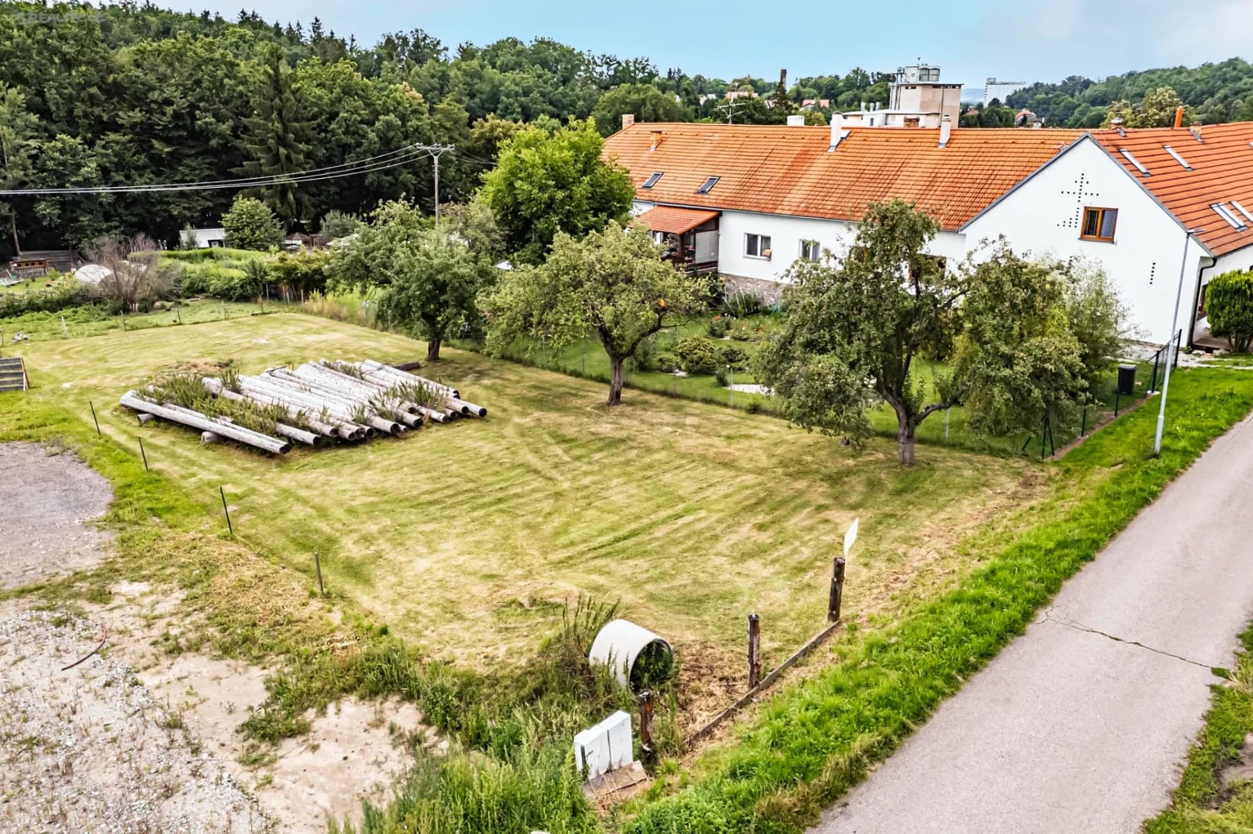 Prodej pozemku 1.949 m², Boršov nad Vltavou, Jihočeský kraj Prodej pozemku 1.949 m², Boršov nad Vltavou, Jihočeský kraj