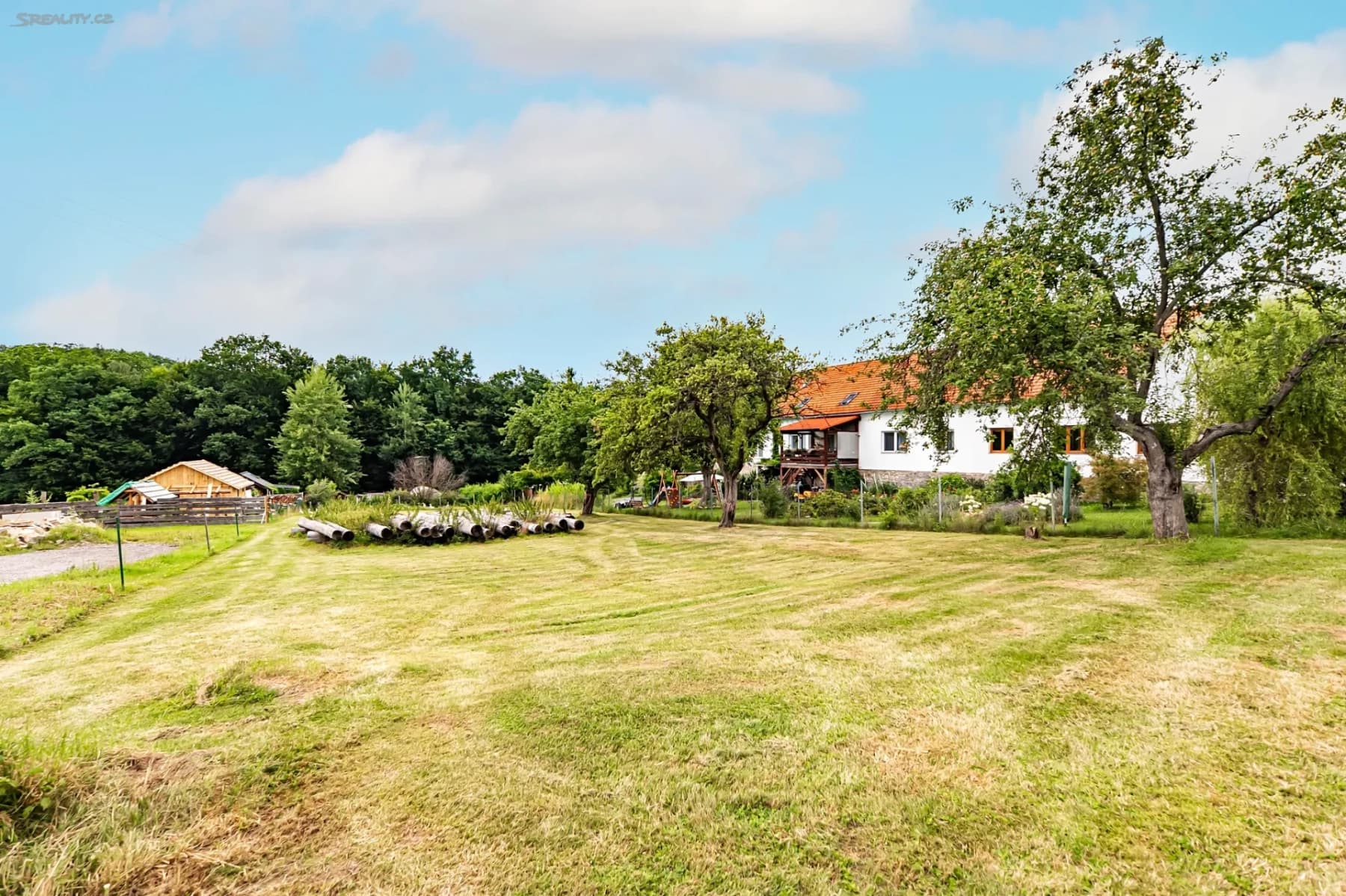 Prodej pozemku 1.949 m², Boršov nad Vltavou, Jihočeský kraj Prodej pozemku 1.949 m², Boršov nad Vltavou, Jihočeský kraj
