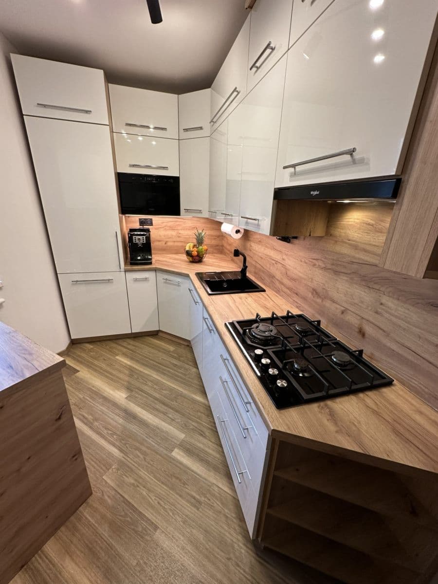 Prodej bytu 2+1 55 m², Nejedlého, Sezemice, Pardubický kraj Prodej bytu 2+1 55 m², Nejedlého, Sezemice, Pardubický kraj