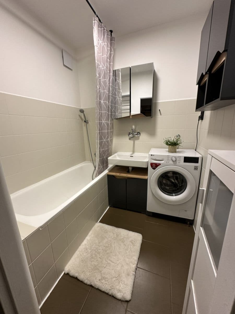 Prodej bytu 2+1 55 m², Nejedlého, Sezemice, Pardubický kraj Prodej bytu 2+1 55 m², Nejedlého, Sezemice, Pardubický kraj