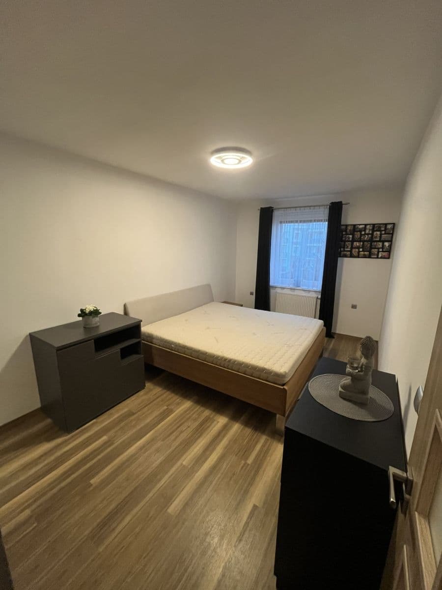 Prodej bytu 2+1 55 m², Nejedlého, Sezemice, Pardubický kraj Prodej bytu 2+1 55 m², Nejedlého, Sezemice, Pardubický kraj
