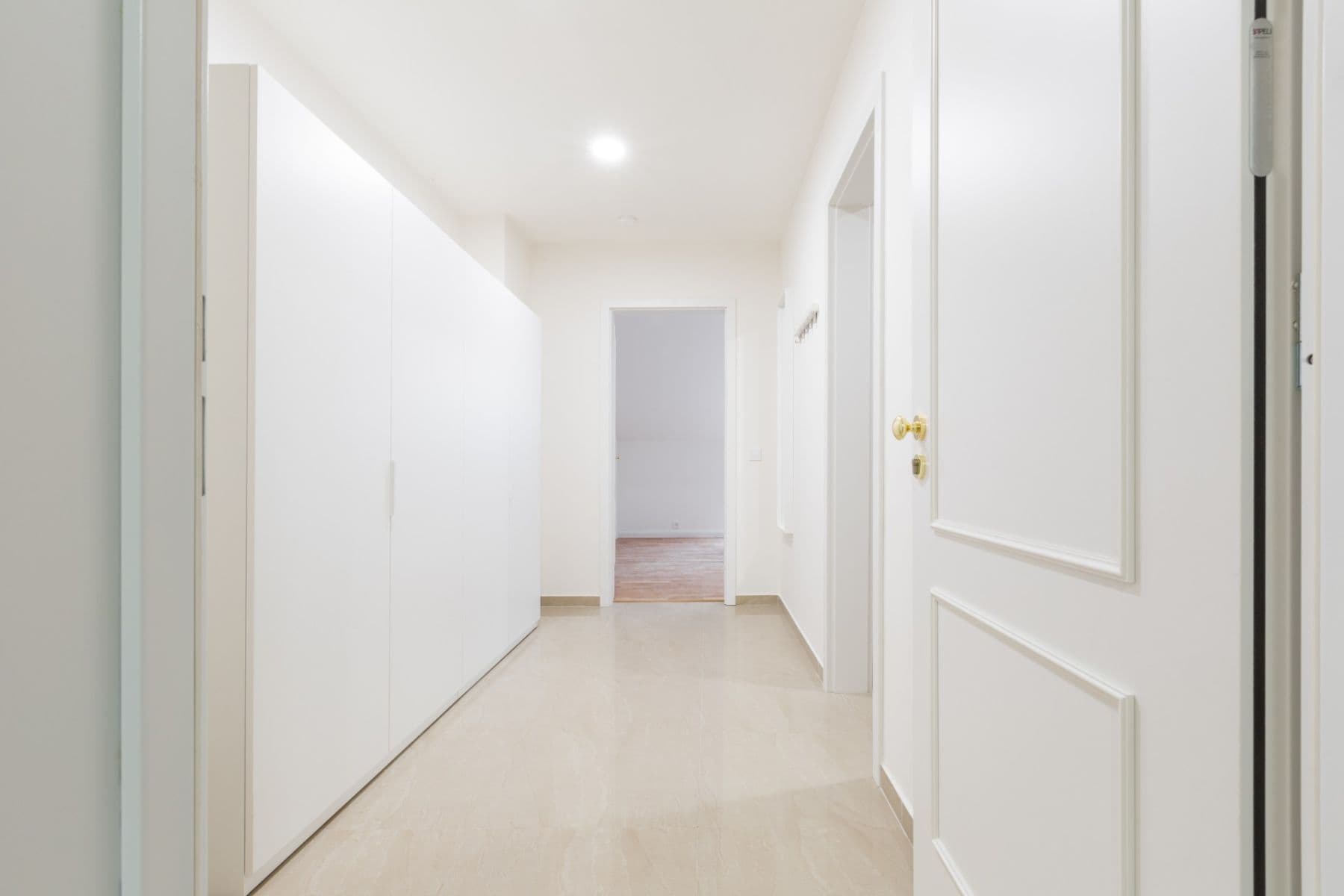 Pronájem bytu 2+kk 70 m², Varšavská, Praha, Praha Pronájem bytu 2+kk 70 m², Varšavská, Praha, Praha