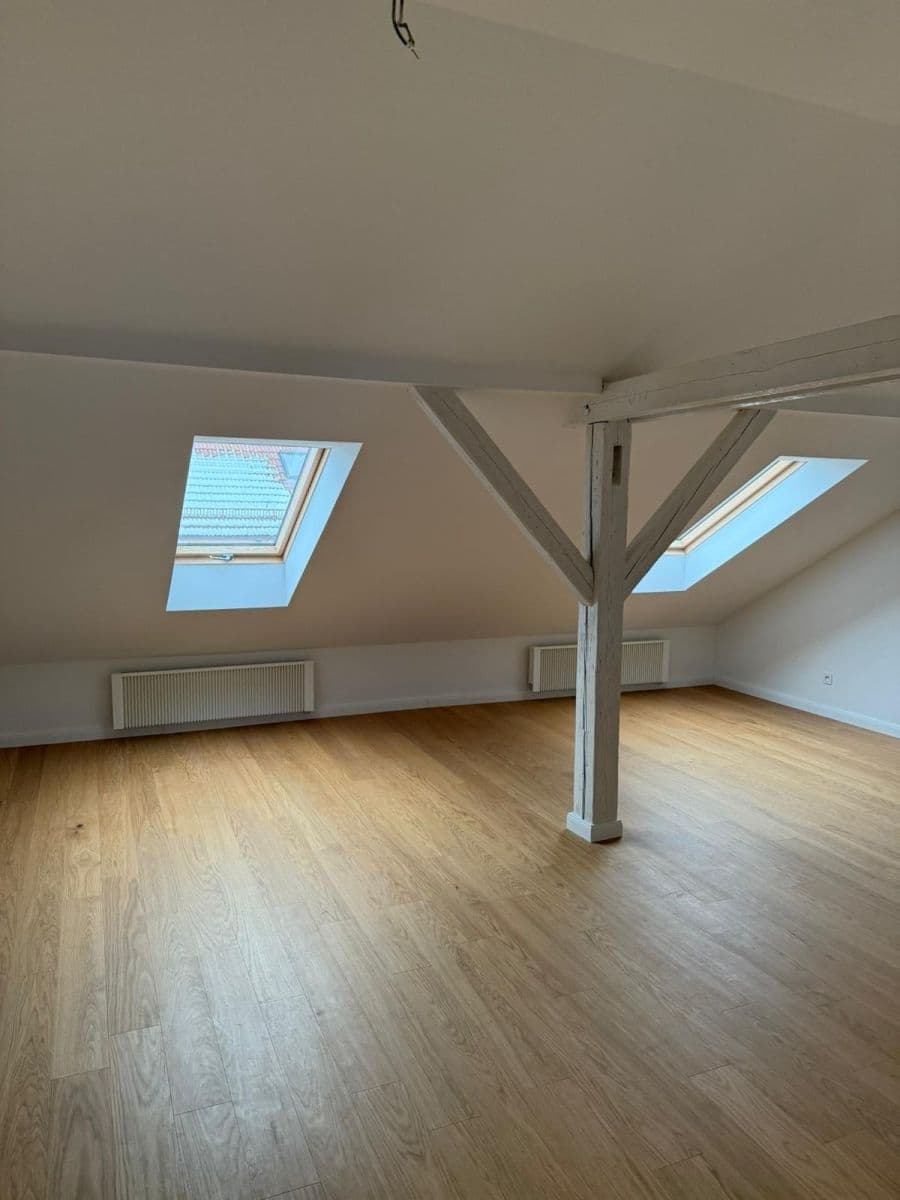 Pronájem bytu 2+1 82 m², Korunní, Praha, Praha Pronájem bytu 2+1 82 m², Korunní, Praha, Praha
