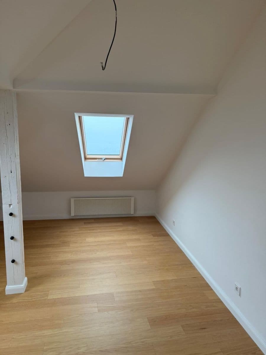 Pronájem bytu 2+1 82 m², Korunní, Praha, Praha Pronájem bytu 2+1 82 m², Korunní, Praha, Praha