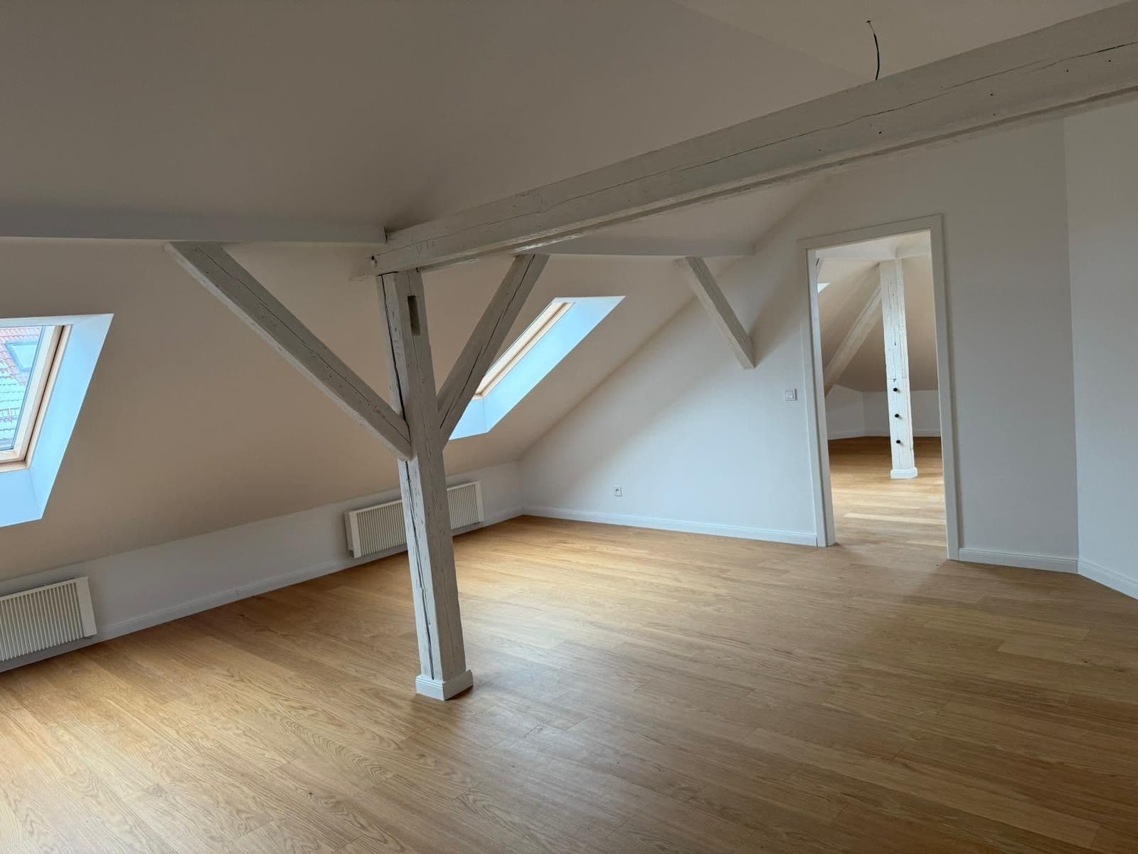 Pronájem bytu 2+1 82 m², Korunní, Praha, Praha Pronájem bytu 2+1 82 m², Korunní, Praha, Praha