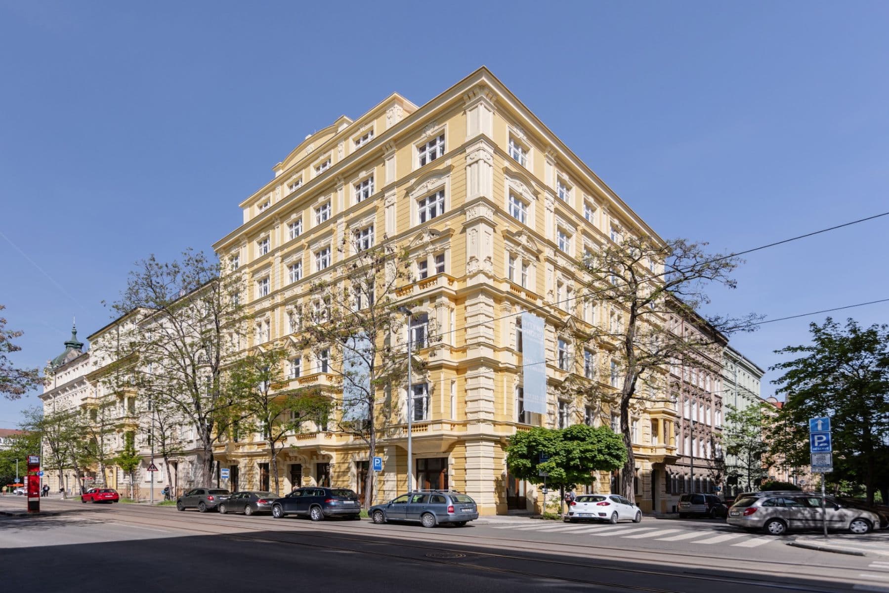 Pronájem bytu 2+1 82 m², Korunní, Praha, Praha Pronájem bytu 2+1 82 m², Korunní, Praha, Praha
