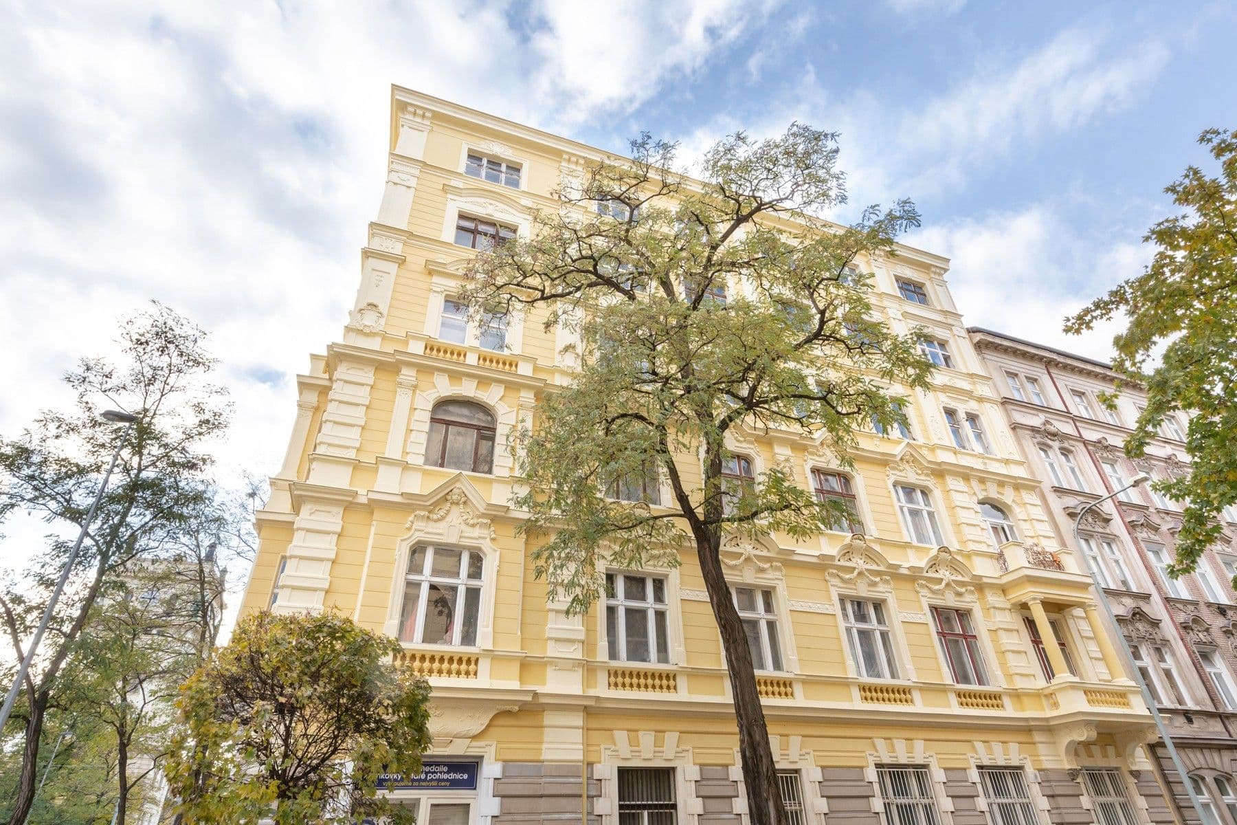 Pronájem bytu 2+1 82 m², Korunní, Praha, Praha Pronájem bytu 2+1 82 m², Korunní, Praha, Praha