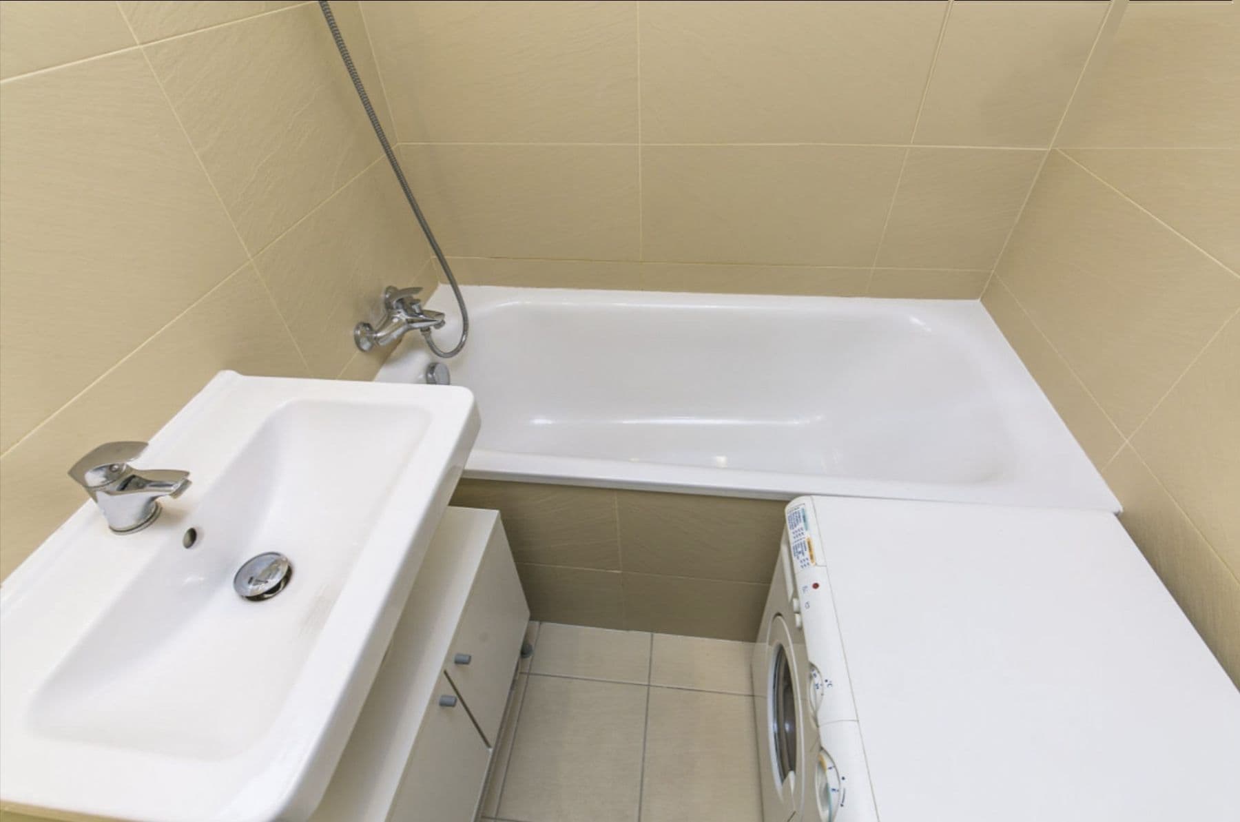 Pronájem bytu 1+1 36 m², Na Vrcholu, Praha, Praha Pronájem bytu 1+1 36 m², Na Vrcholu, Praha, Praha