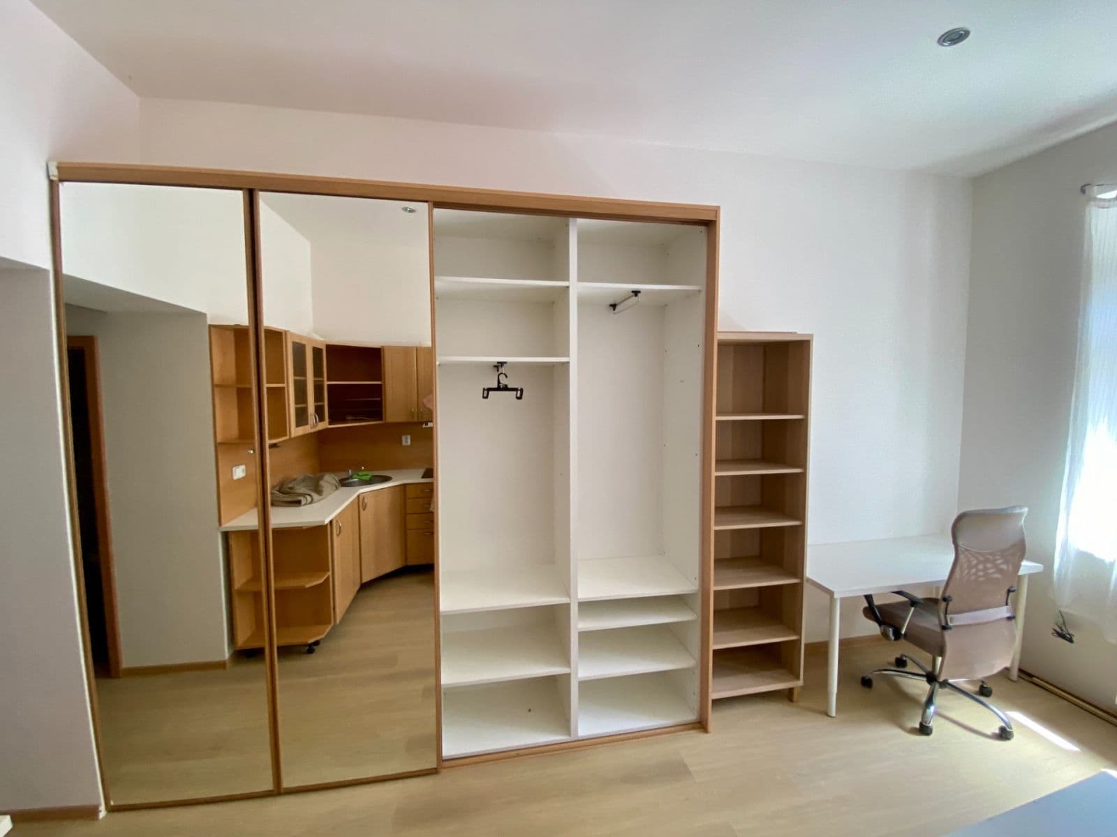 Pronájem bytu 2+kk 40 m², Na Krutci, Praha, Praha Pronájem bytu 2+kk 40 m², Na Krutci, Praha, Praha
