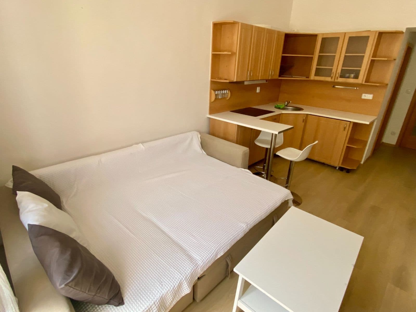 Pronájem bytu 2+kk 40 m², Na Krutci, Praha, Praha Pronájem bytu 2+kk 40 m², Na Krutci, Praha, Praha