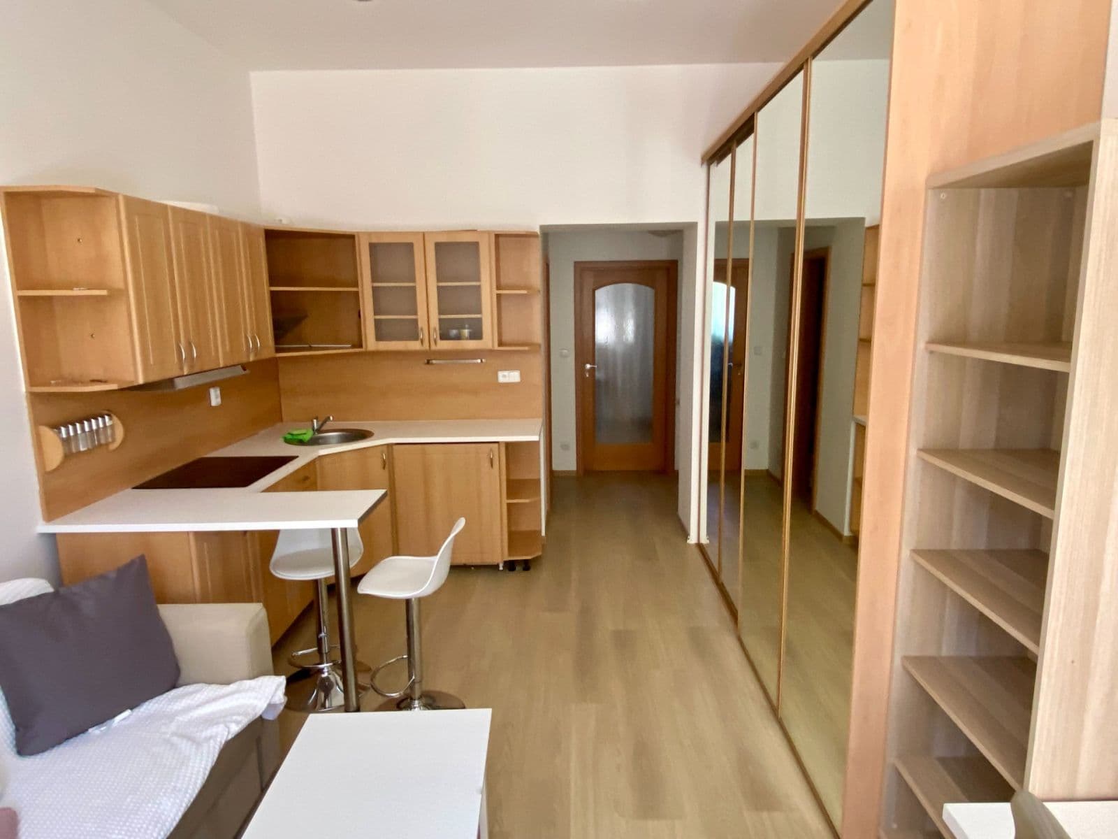 Pronájem bytu 2+kk 40 m², Na Krutci, Praha, Praha Pronájem bytu 2+kk 40 m², Na Krutci, Praha, Praha