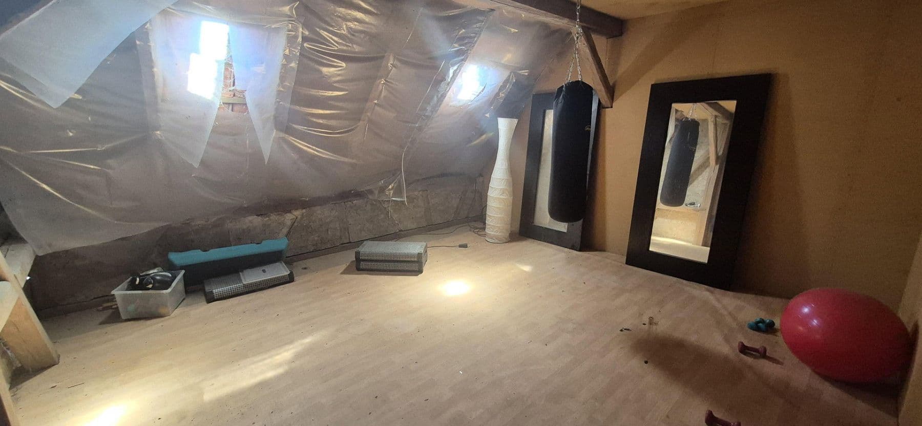 Prodej domu 153 m², pozemek 512 m², Mühlacker, Bádensko-Württembersko Prodej domu 153 m², pozemek 512 m², Mühlacker, Bádensko-Württembersko