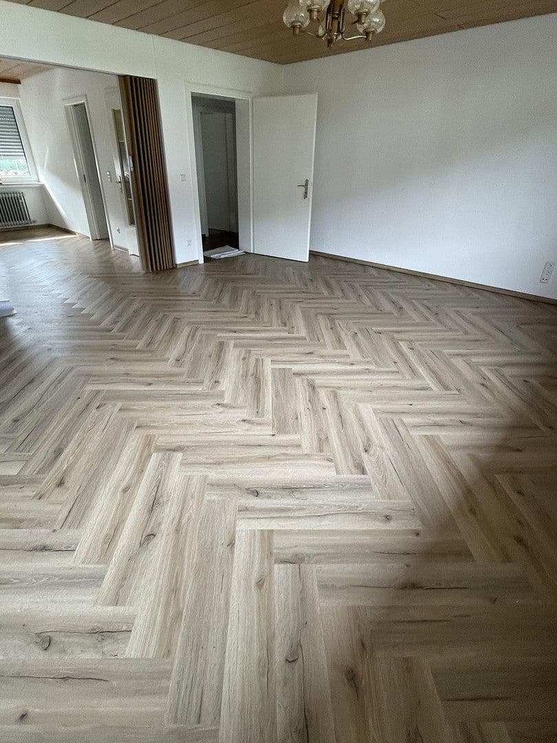 Pronájem bytu 5+1 107 m², Nagold, Bádensko-Württembersko Pronájem bytu 5+1 107 m², Nagold, Bádensko-Württembersko