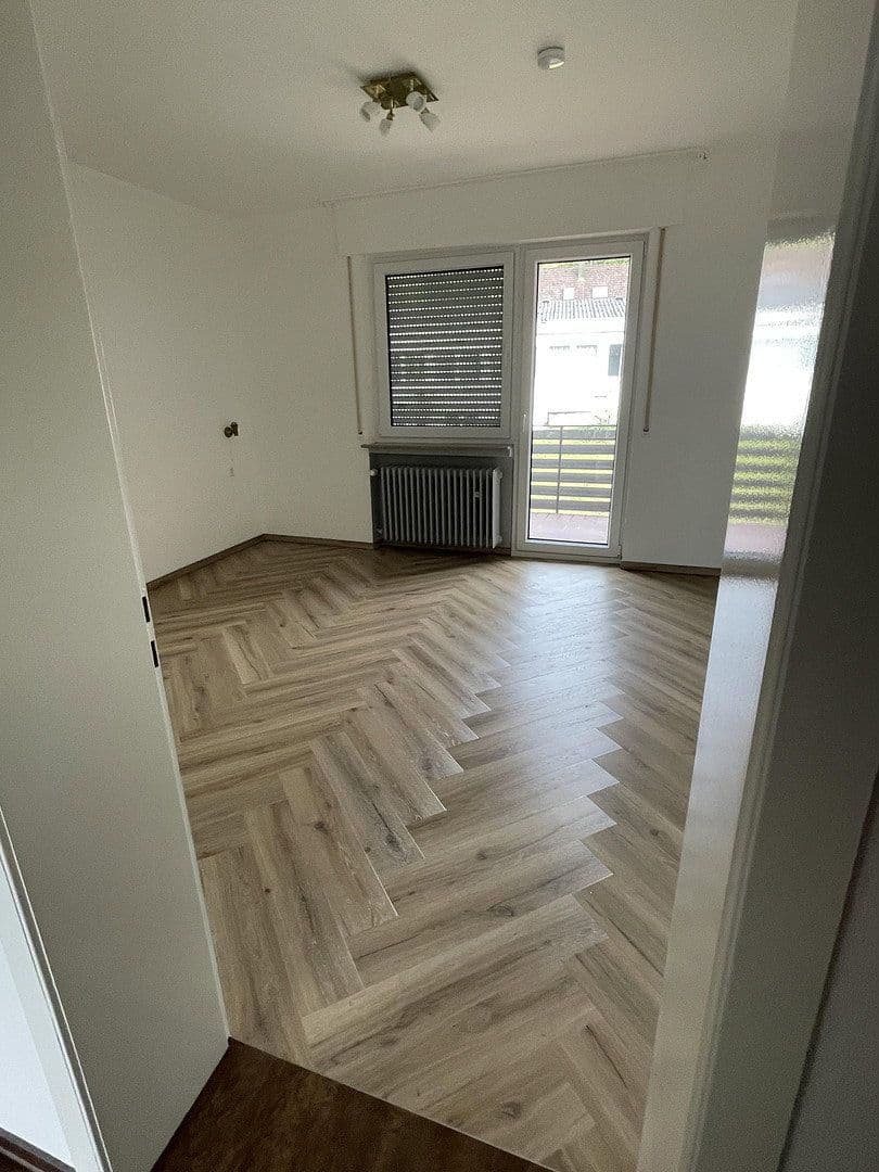 Pronájem bytu 5+1 107 m², Nagold, Bádensko-Württembersko Pronájem bytu 5+1 107 m², Nagold, Bádensko-Württembersko