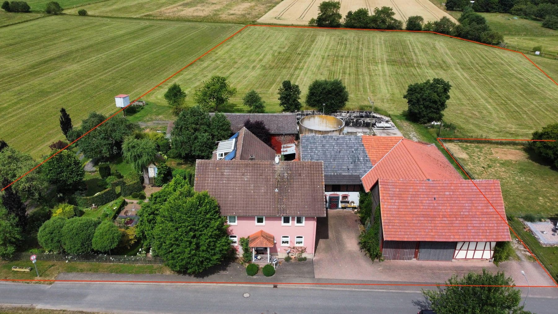 Prodej domu 258 m², pozemek 19.400 m², Haunetal, Hessen Prodej domu 258 m², pozemek 19.400 m², Haunetal, Hessen