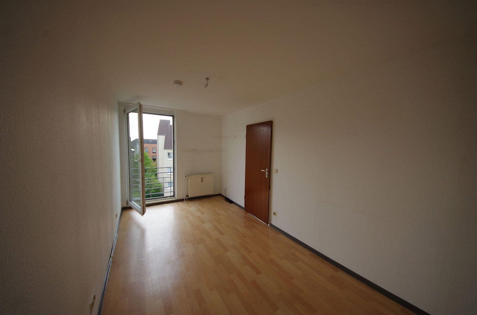 Pronájem bytu 2+1 32 m², Himmelgeisterstr. 85, Düsseldorf, Severní Porýní-Vestfálsko Pronájem bytu 2+1 32 m², Himmelgeisterstr. 85, Düsseldorf, Severní Porýní-Vestfálsko