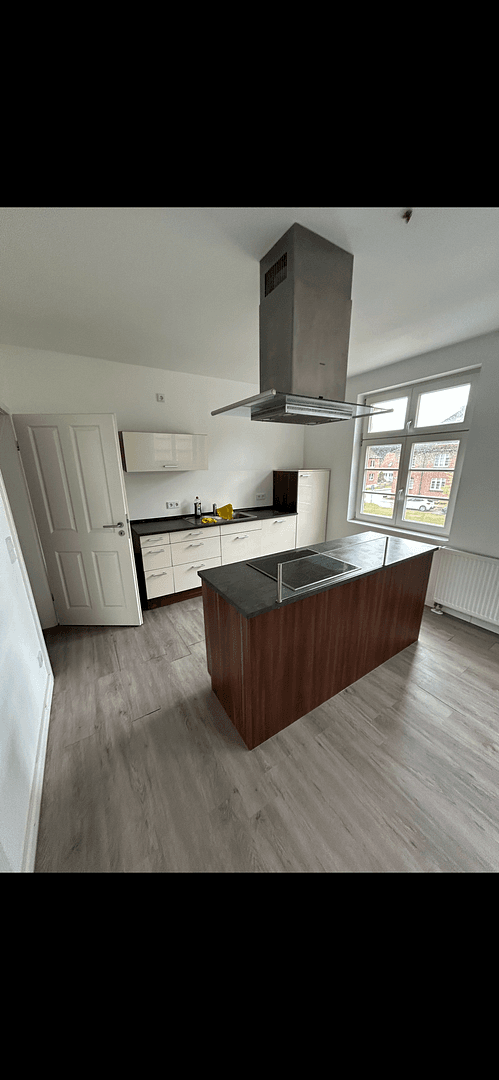 Pronájem bytu 4+1 98 m², Goetheplatz 3, Schönberg, Mecklenburg-Vorpommern Pronájem bytu 4+1 98 m², Goetheplatz 3, Schönberg, Mecklenburg-Vorpommern