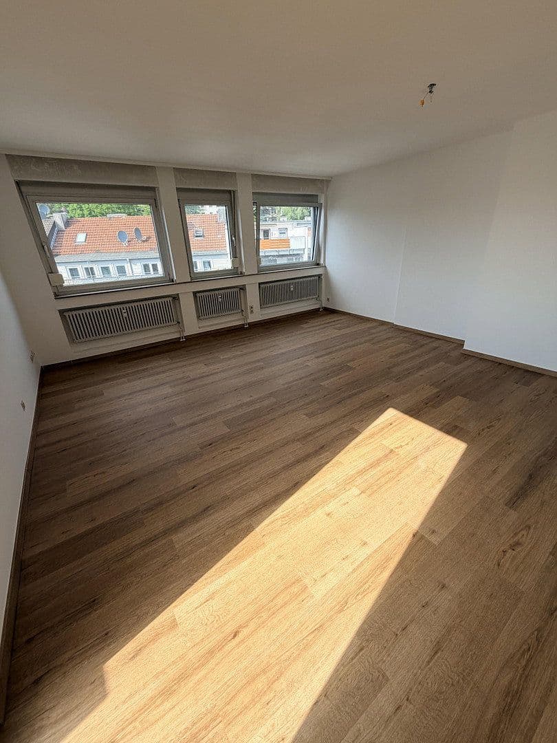 Pronájem bytu 2+1 80 m², Hofkamp 140, Wuppertal, Severní Porýní-Vestfálsko Pronájem bytu 2+1 80 m², Hofkamp 140, Wuppertal, Severní Porýní-Vestfálsko