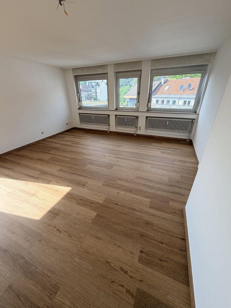 Pronájem bytu 2+1 80 m², Hofkamp 140, Wuppertal, Severní Porýní-Vestfálsko Pronájem bytu 2+1 80 m², Hofkamp 140, Wuppertal, Severní Porýní-Vestfálsko