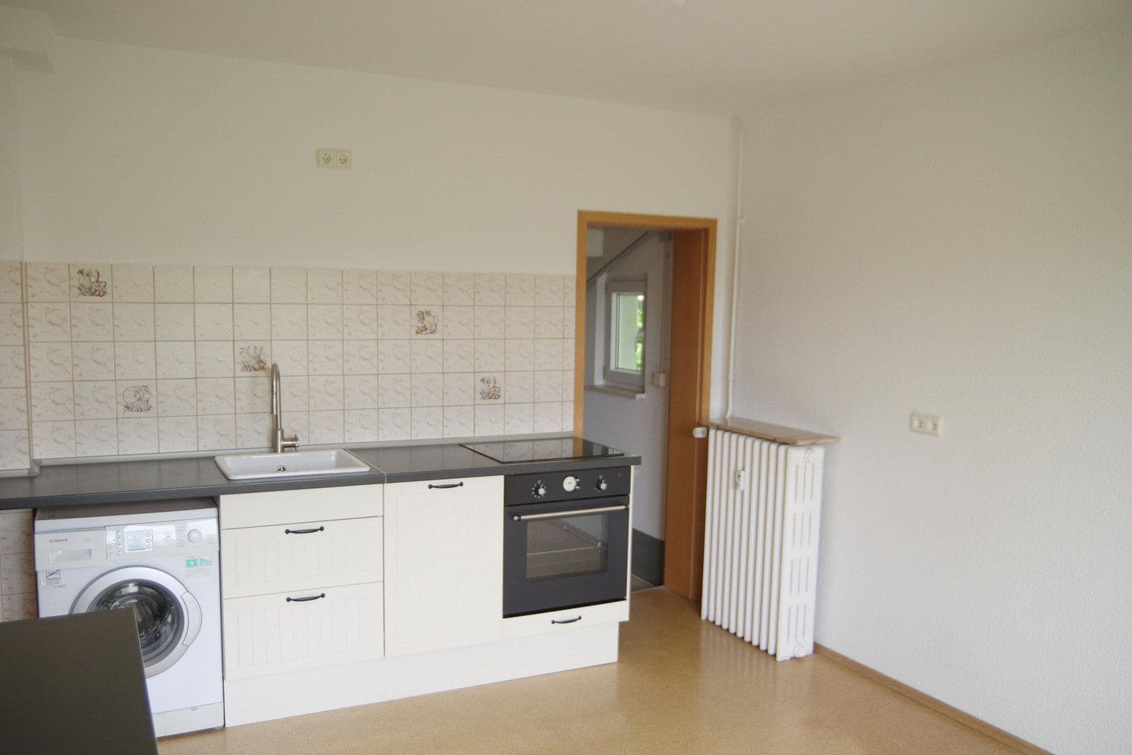 Pronájem bytu 2+1 89 m², Hilgenfeldweg 6, Jena, Durynsko Pronájem bytu 2+1 89 m², Hilgenfeldweg 6, Jena, Durynsko