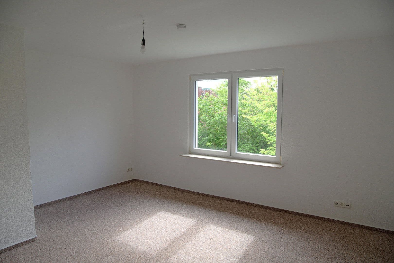 Pronájem bytu 2+1 89 m², Hilgenfeldweg 6, Jena, Durynsko Pronájem bytu 2+1 89 m², Hilgenfeldweg 6, Jena, Durynsko
