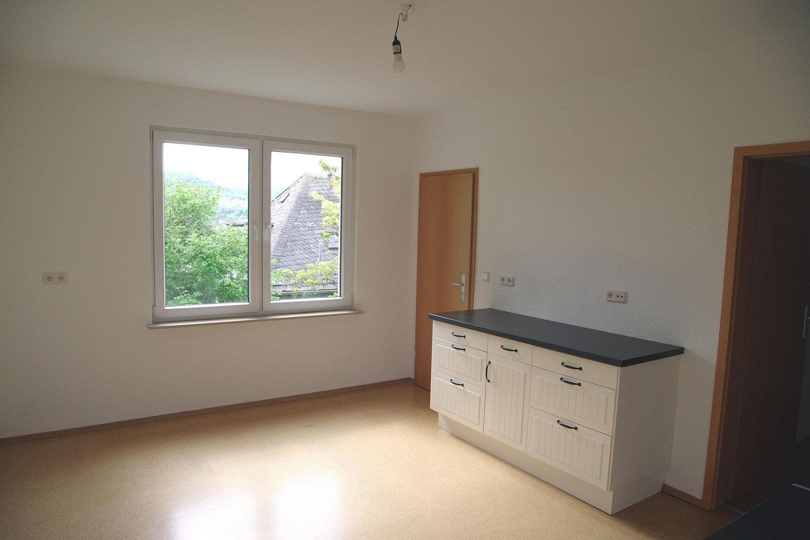 Pronájem bytu 2+1 89 m², Hilgenfeldweg 6, Jena, Durynsko Pronájem bytu 2+1 89 m², Hilgenfeldweg 6, Jena, Durynsko