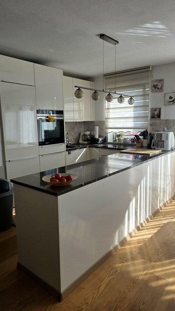 Prodej bytu 4+1 93 m², Haar, Bavorsko Prodej bytu 4+1 93 m², Haar, Bavorsko