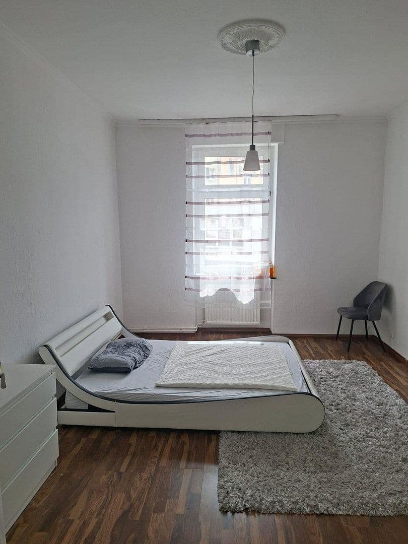 Pronájem bytu 2+1 54 m², Friedrich-Engels-Straße 25, Hanau, Hessen Pronájem bytu 2+1 54 m², Friedrich-Engels-Straße 25, Hanau, Hessen