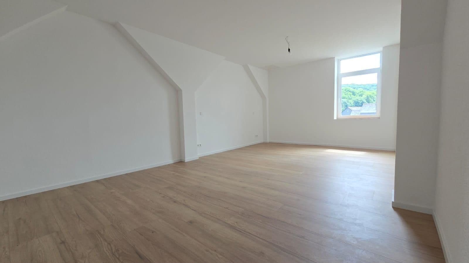Pronájem bytu 2+1 70 m², Dillenburg, Hessen Pronájem bytu 2+1 70 m², Dillenburg, Hessen