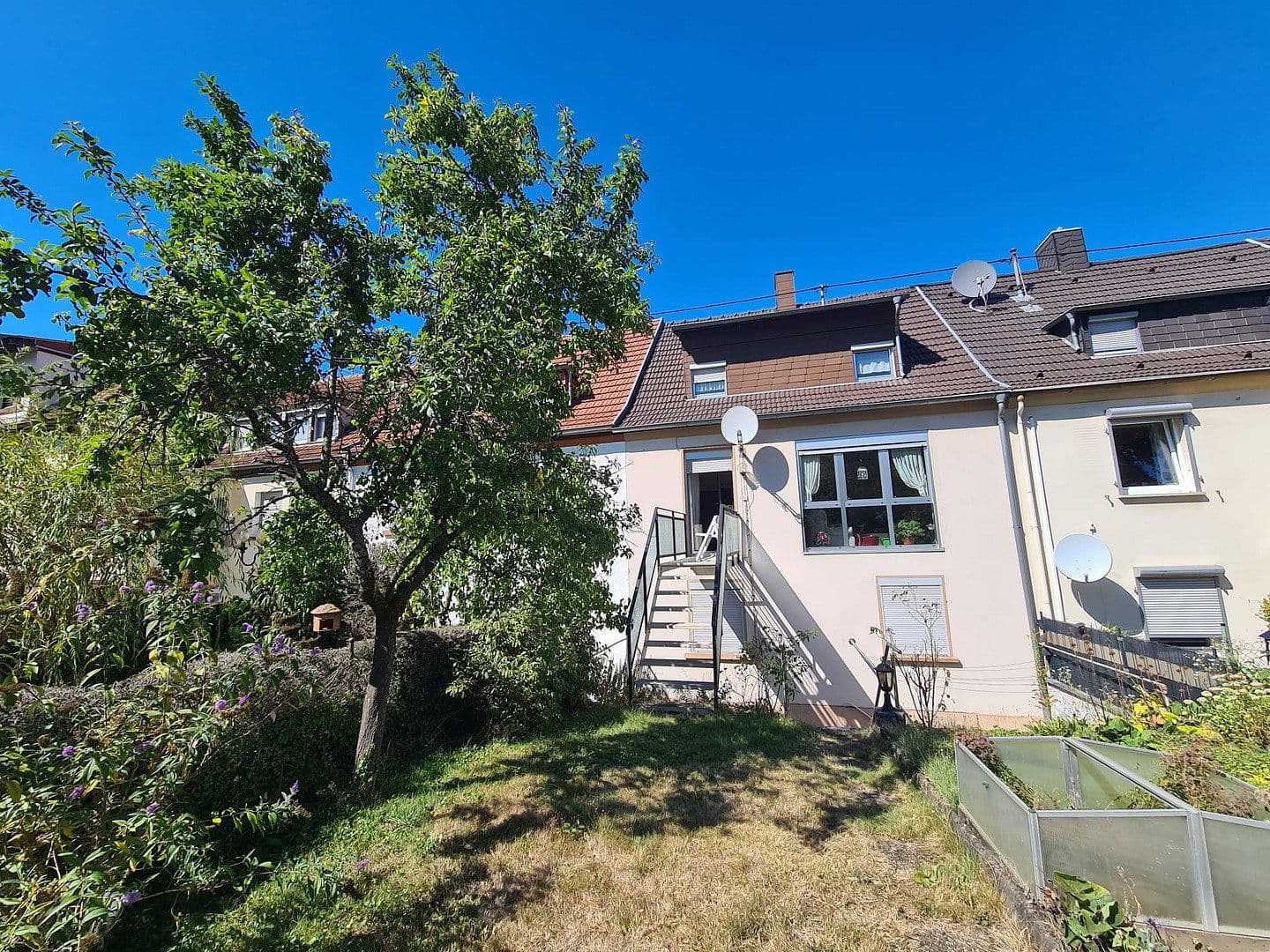 Prodej domu 132 m², pozemek 241 m², Moselschachtstraße 3, Neunkirchen, Země Sársko Prodej domu 132 m², pozemek 241 m², Moselschachtstraße 3, Neunkirchen, Země Sársko