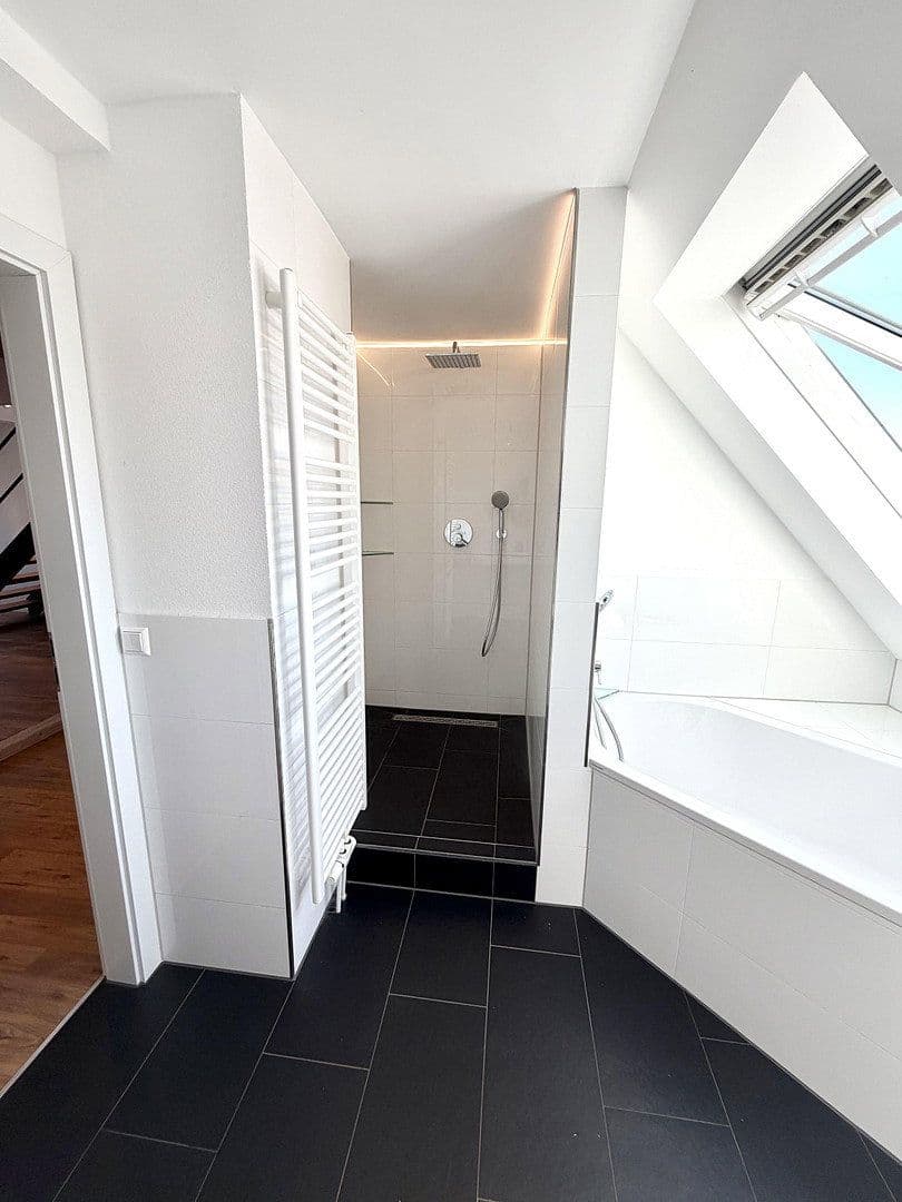 Prodej bytu 3+1 83 m², Stuttgart, Bádensko-Württembersko Prodej bytu 3+1 83 m², Stuttgart, Bádensko-Württembersko