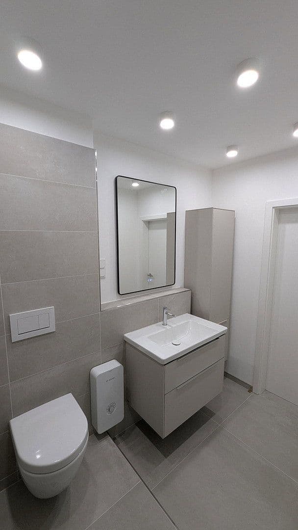 Prodej bytu 3+kk 106 m², Düsseldorf, Severní Porýní-Vestfálsko Prodej bytu 3+kk 106 m², Düsseldorf, Severní Porýní-Vestfálsko