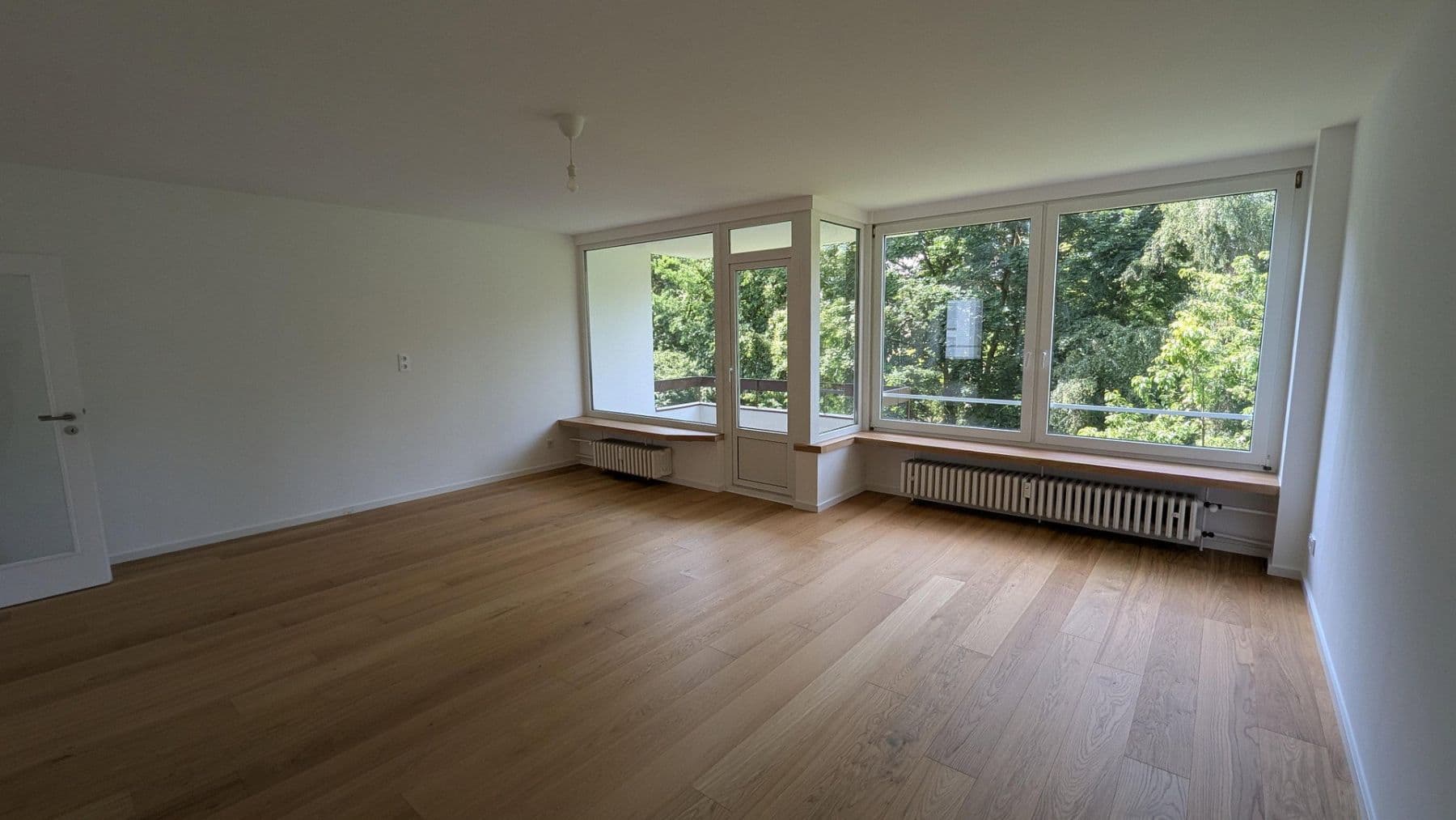 Prodej bytu 3+kk 106 m², Düsseldorf, Severní Porýní-Vestfálsko Prodej bytu 3+kk 106 m², Düsseldorf, Severní Porýní-Vestfálsko