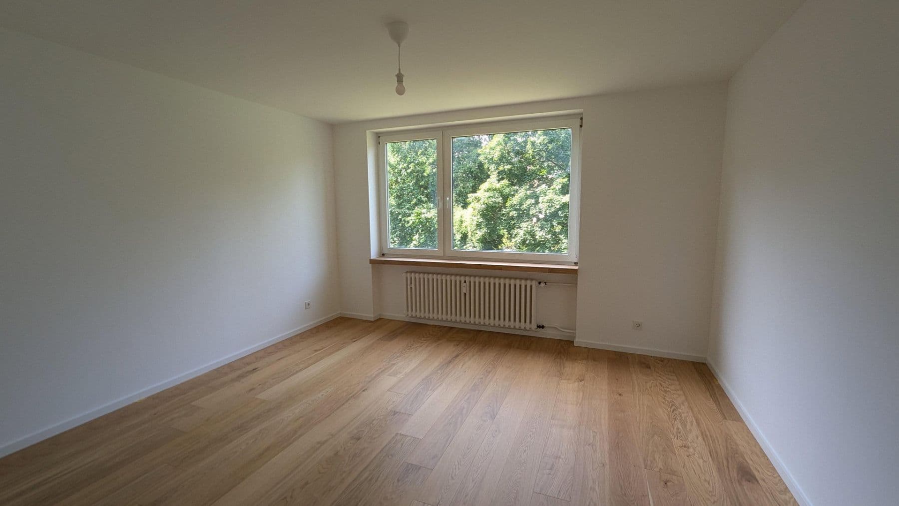 Prodej bytu 3+kk 106 m², Düsseldorf, Severní Porýní-Vestfálsko Prodej bytu 3+kk 106 m², Düsseldorf, Severní Porýní-Vestfálsko