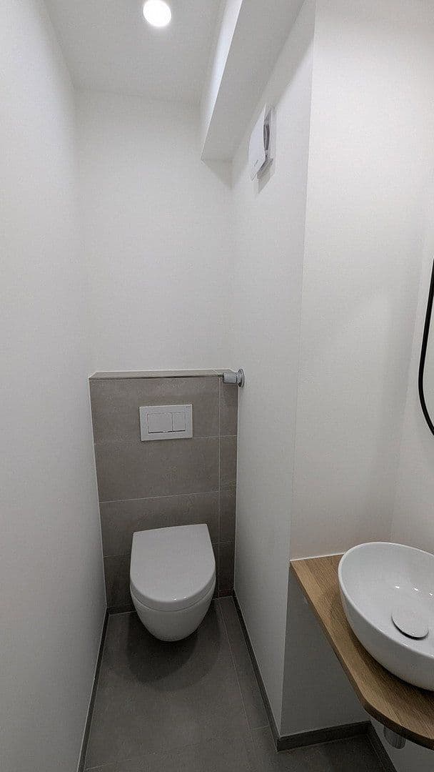 Prodej bytu 3+kk 106 m², Düsseldorf, Severní Porýní-Vestfálsko Prodej bytu 3+kk 106 m², Düsseldorf, Severní Porýní-Vestfálsko