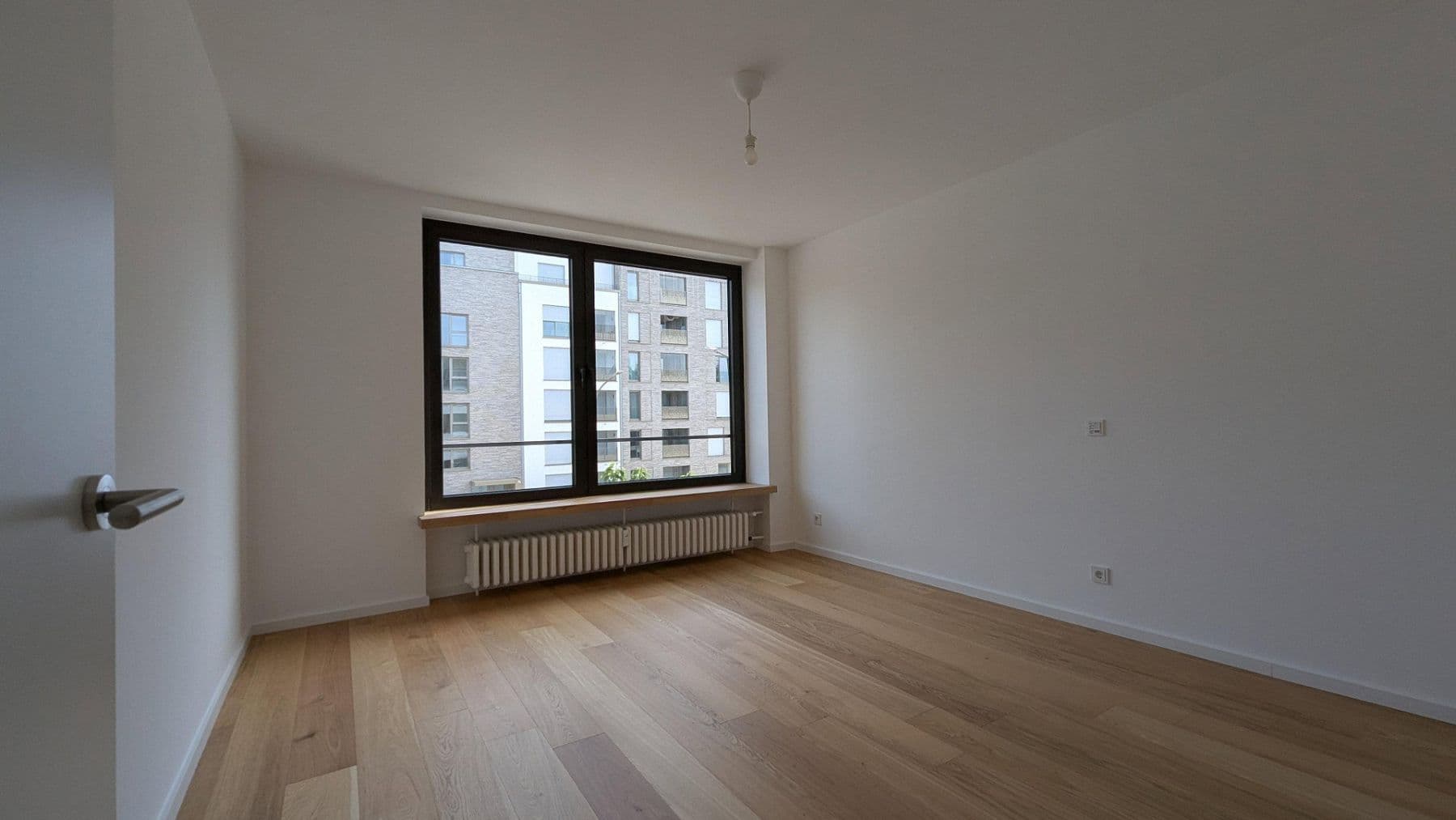Prodej bytu 3+kk 106 m², Düsseldorf, Severní Porýní-Vestfálsko Prodej bytu 3+kk 106 m², Düsseldorf, Severní Porýní-Vestfálsko