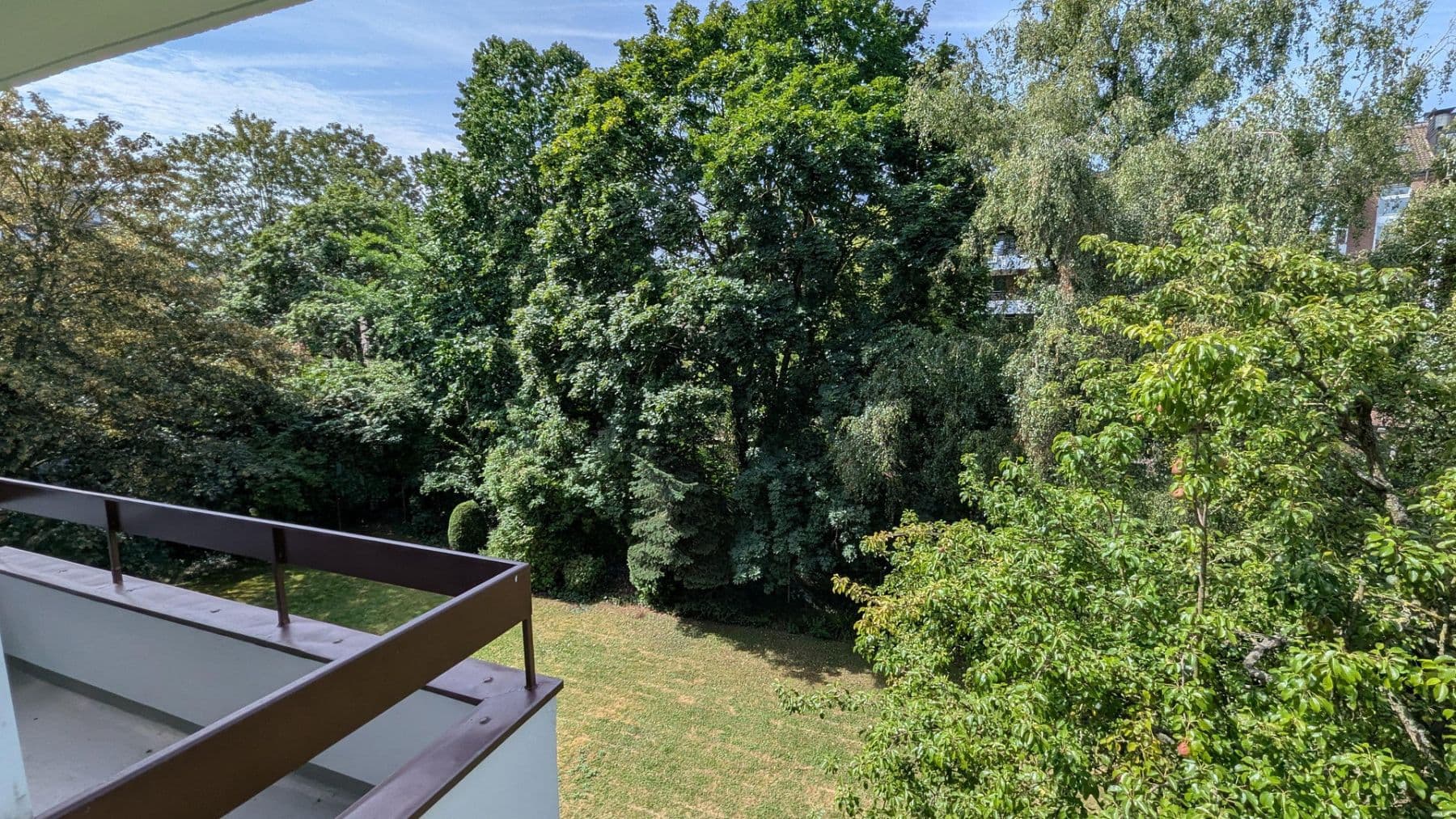 Prodej bytu 3+kk 106 m², Düsseldorf, Severní Porýní-Vestfálsko Prodej bytu 3+kk 106 m², Düsseldorf, Severní Porýní-Vestfálsko